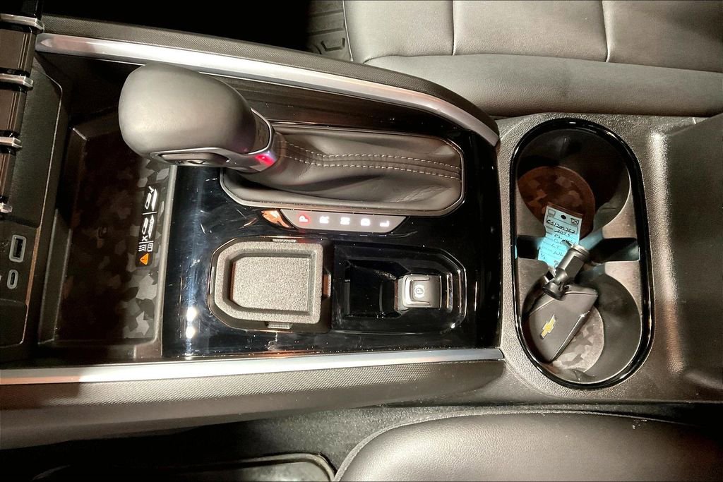 Used 2025 Chevrolet Colorado LT w/ LT Convenience Package image 17