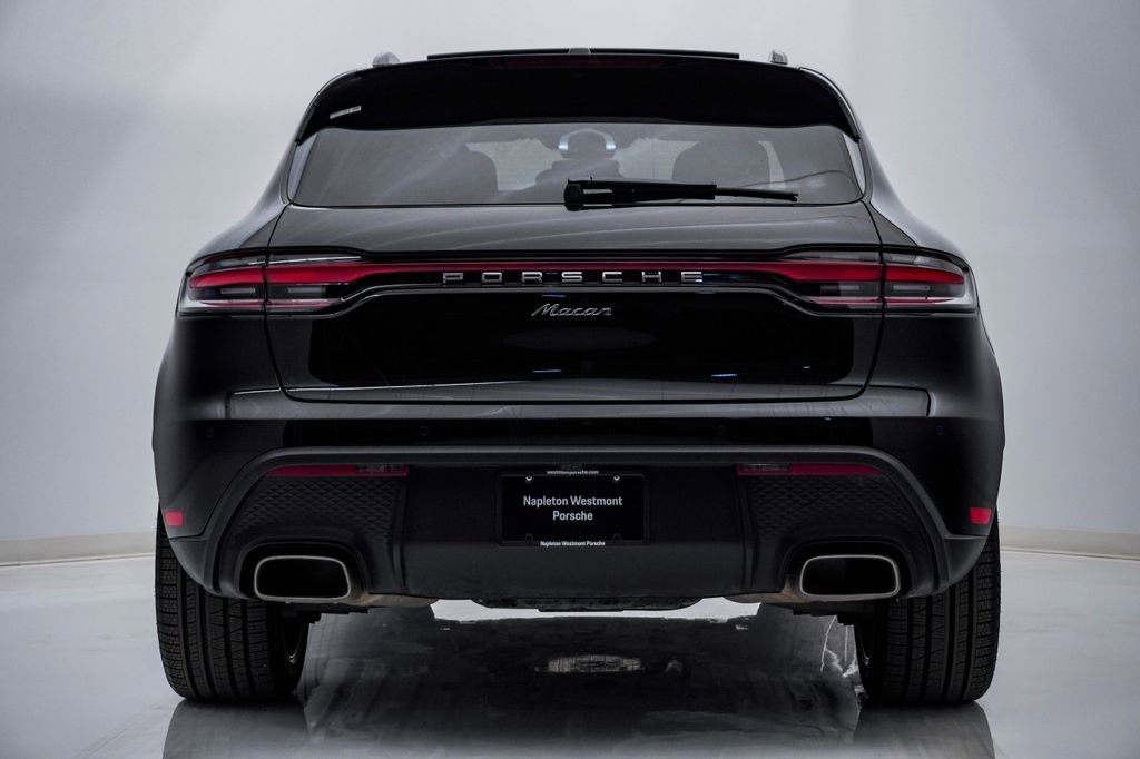 Certified 2025 Porsche Macan image 11