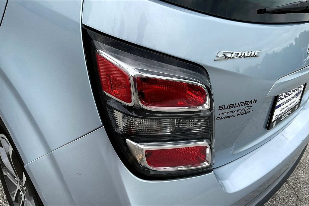 Used 2018 Chevrolet Sonic LT w/ Convenience Package FWD image 26