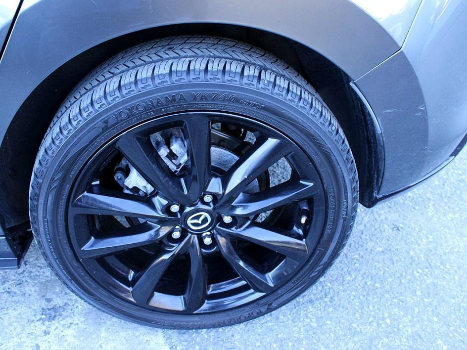 Used 2019 MAZDA MAZDA3 Hatchback w/ Premium Package image 8