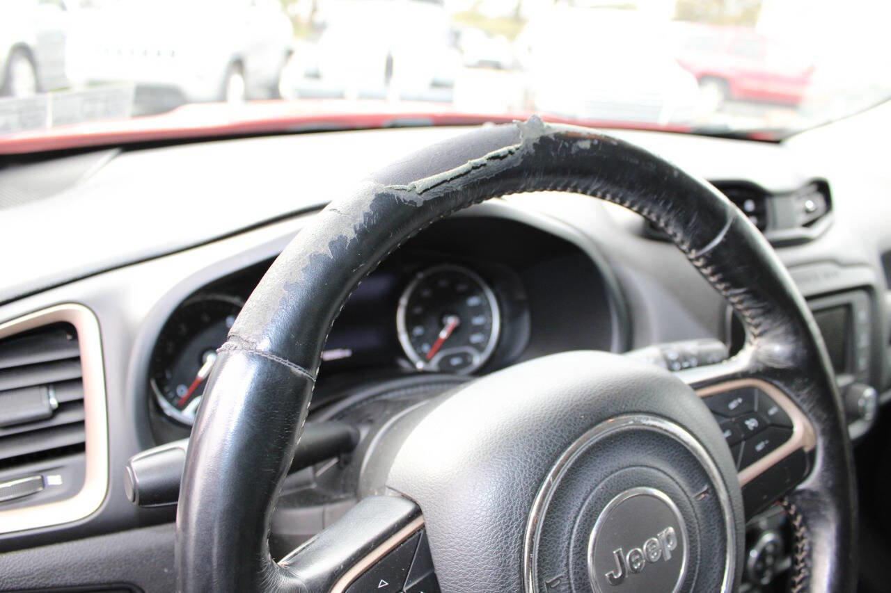 Used 2017 Jeep Renegade Limited image 17