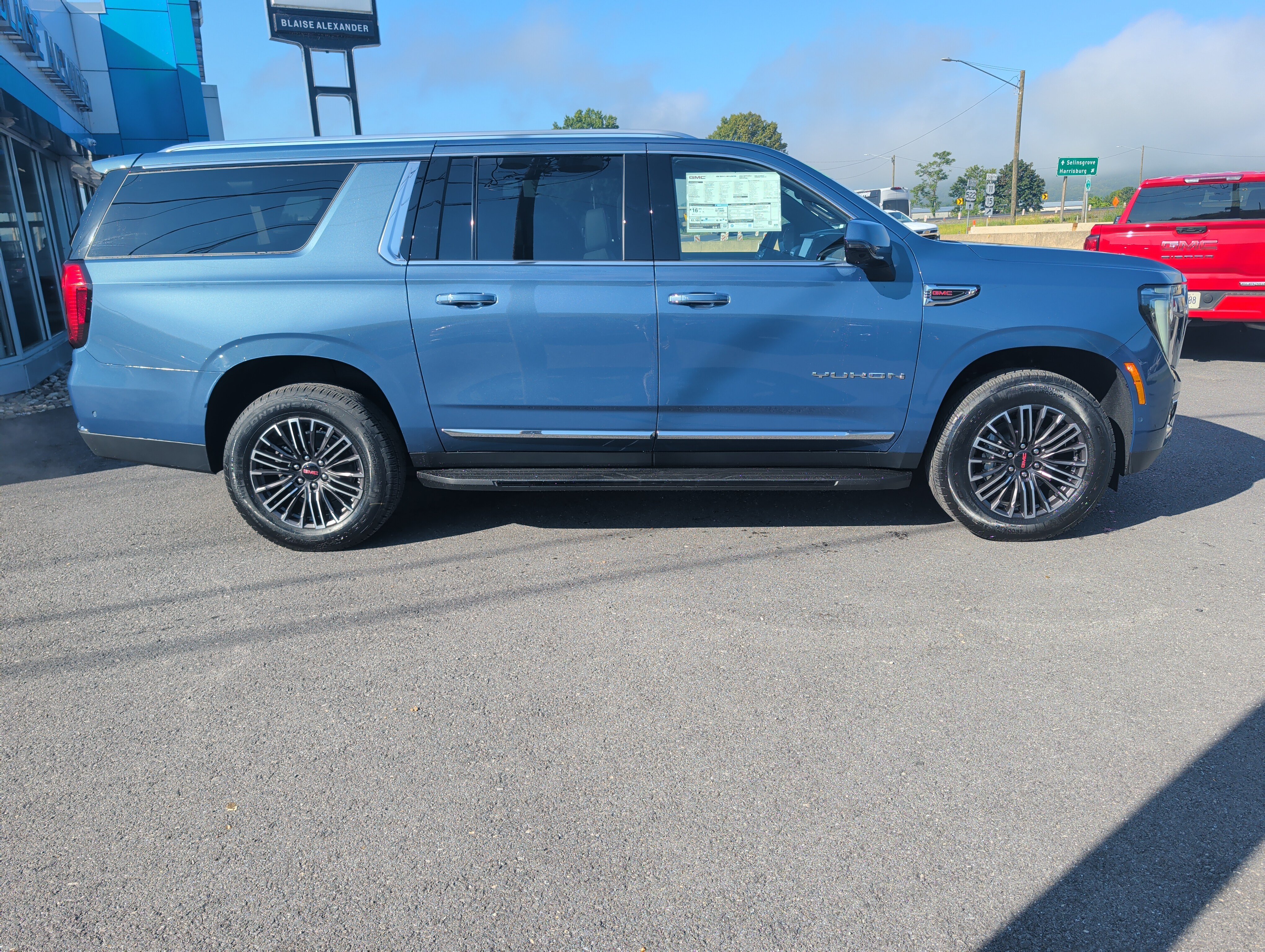New 2026 GMC Yukon XL Elevation w/ Elevation Premium Package AWD/4WD image 2