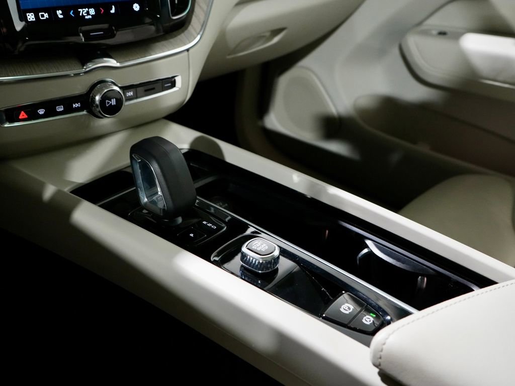 Used 2023 Volvo XC60 B5 Plus w/ Climate Package image 20