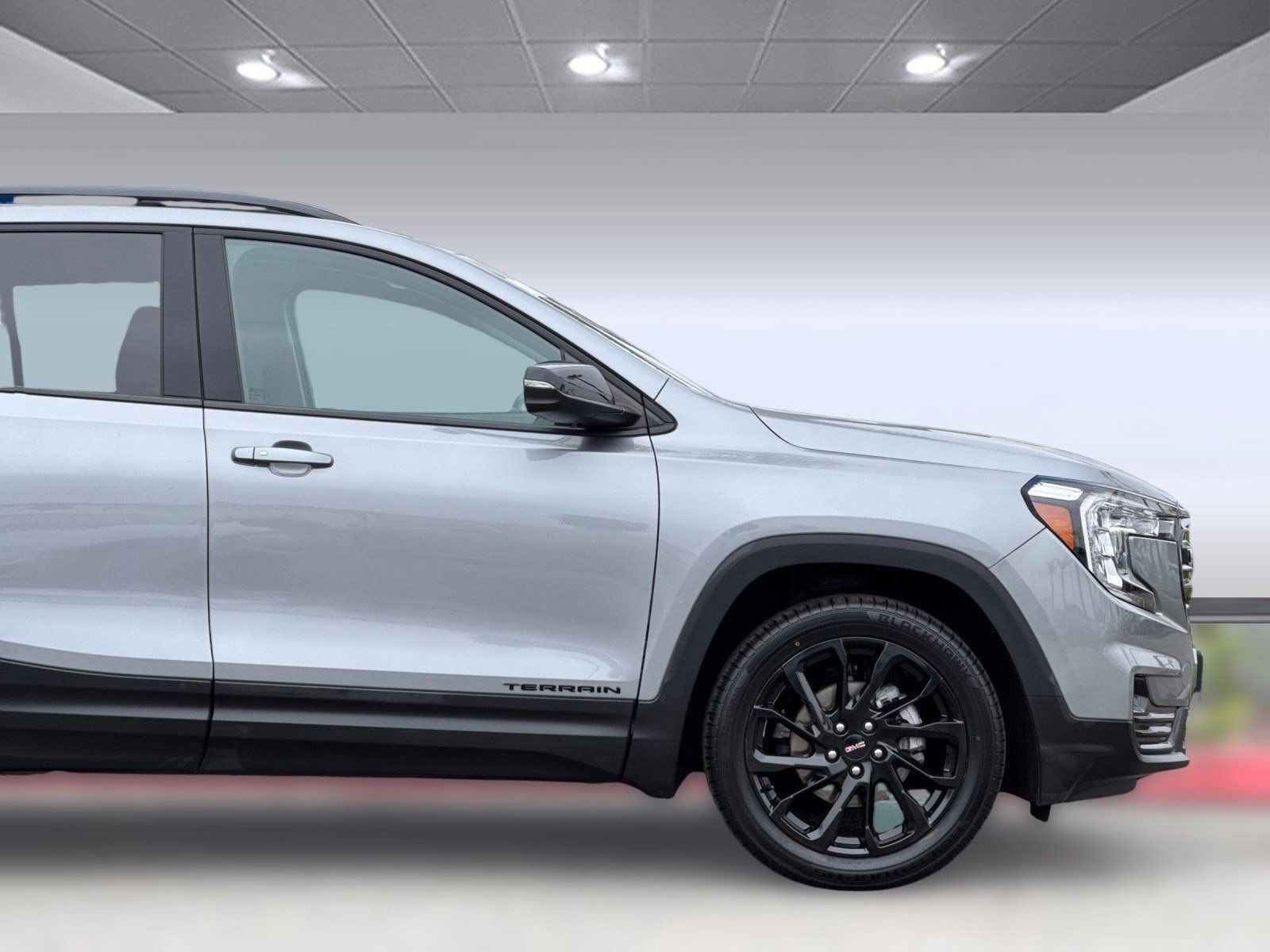 Used 2024 GMC Terrain SLT w/ Elevation Edition FWD image 34