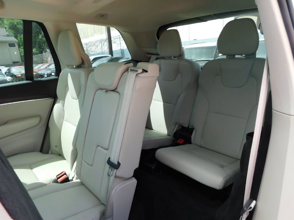 Used 2020 Volvo XC90 T5 Momentum w/ Protection Package Premier image 26