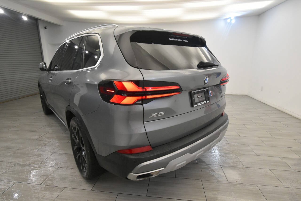 Used 2024 BMW X5 xDrive40i w/ Premium Package AWD/4WD image 3