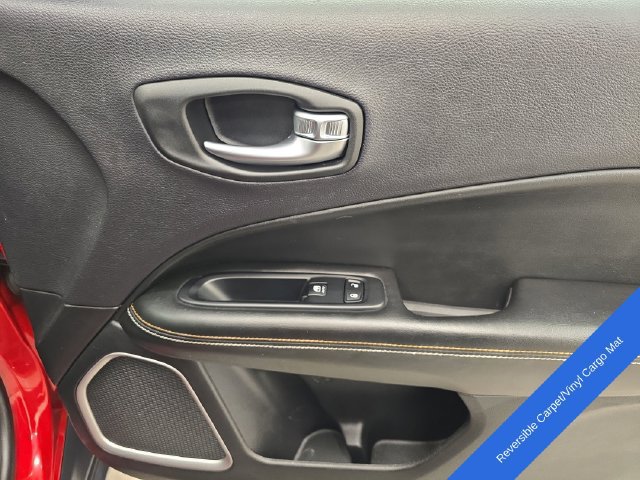 Used 2018 Jeep Compass Latitude w/ Popular Equipment Group AWD/4WD image 12