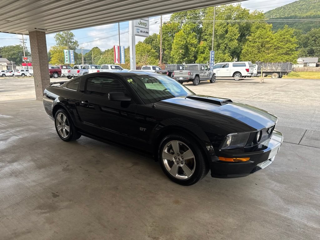 Used 2006 Ford Mustang GT RWD image 3