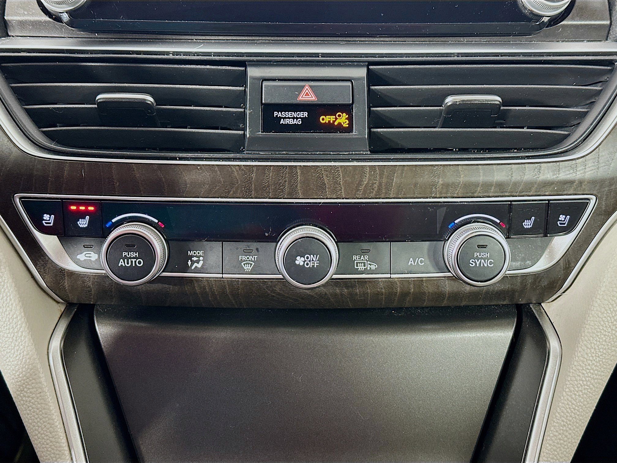 Used 2018 Honda Accord Touring image 23