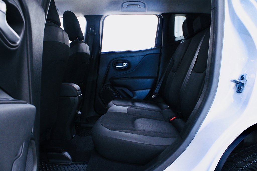 Used 2023 Jeep Renegade Trailhawk image 16