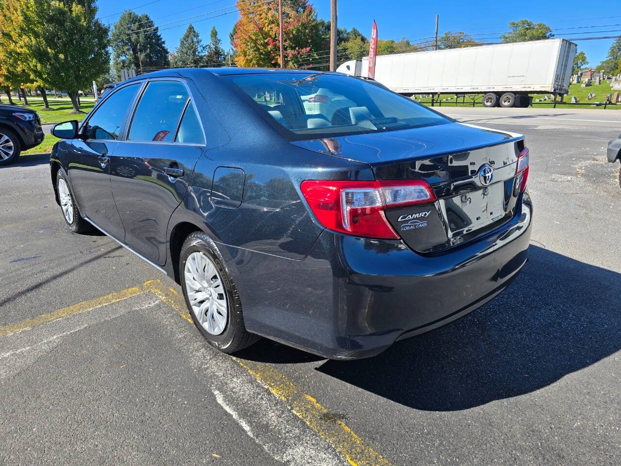 Used 2013 Toyota Camry LE FWD image 5