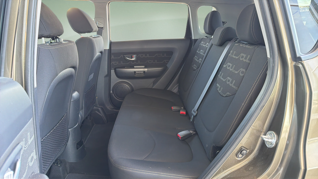 Used 2013 Kia Soul + w/ Audio Pkg FWD image 15