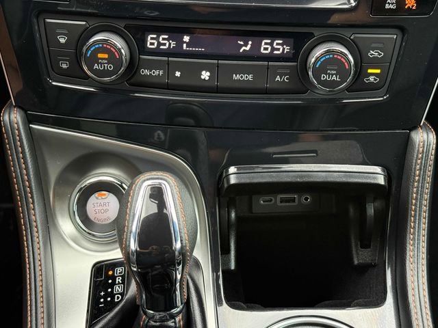 Used 2021 Nissan Maxima SR w/ Sport Mat Group FWD image 7