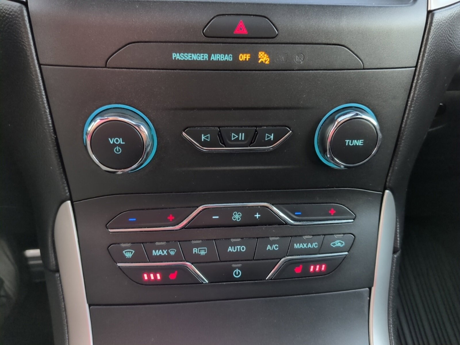 Used 2020 Ford Edge ST-Line image 29