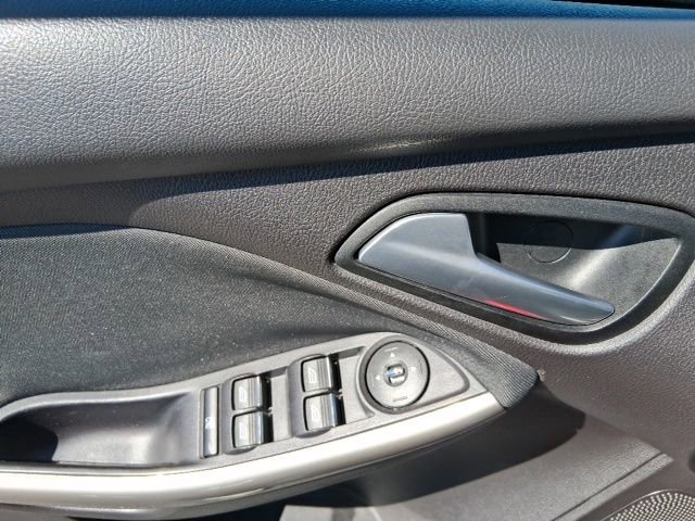 Used 2012 Ford Focus SEL FWD image 13