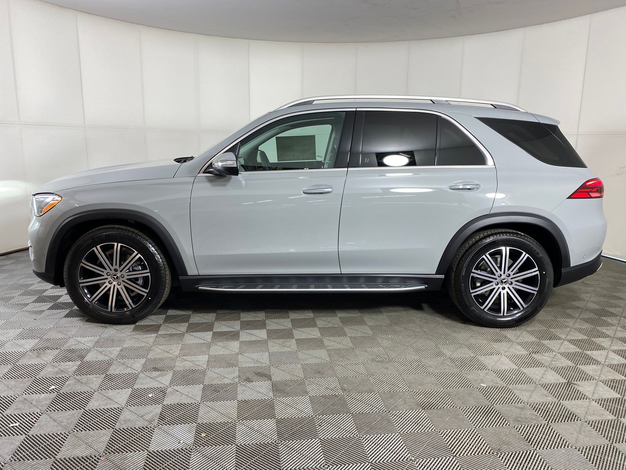 Used 2026 Mercedes-Benz GLE 350 4MATIC image 2