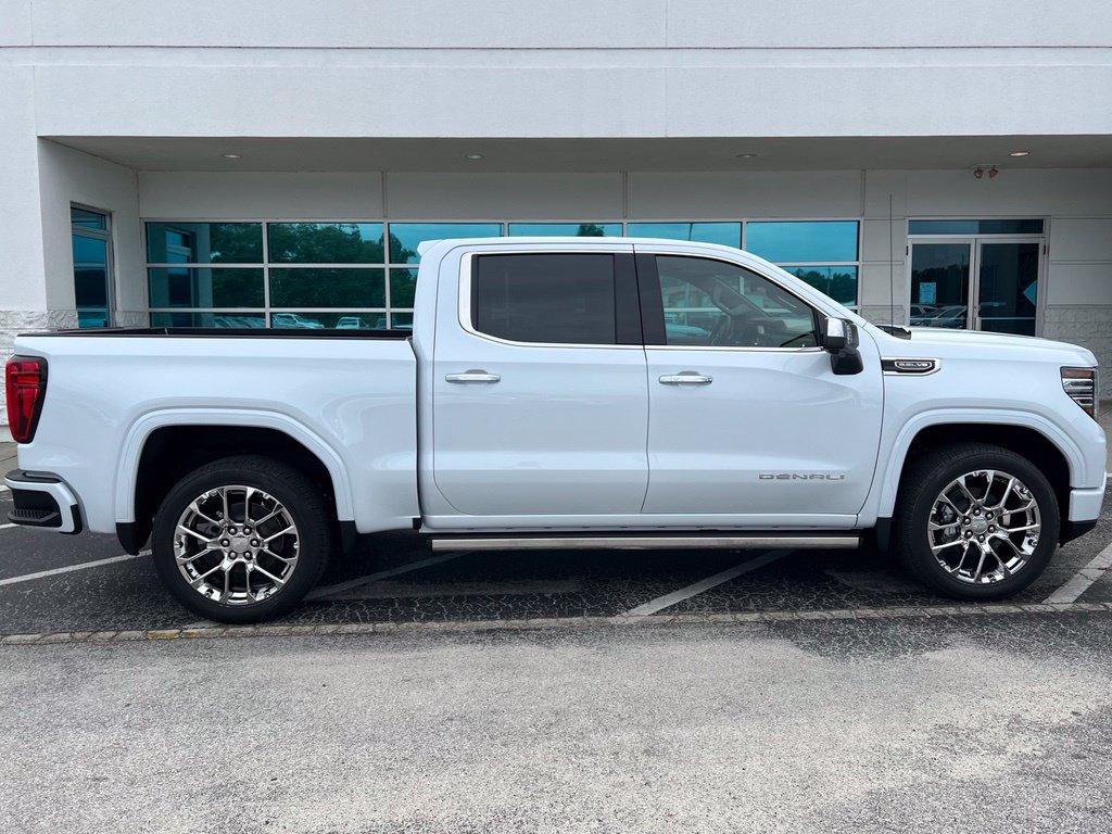 New 2026 GMC Sierra 1500 Denali w/ Denali Reserve Package AWD/4WD image 3