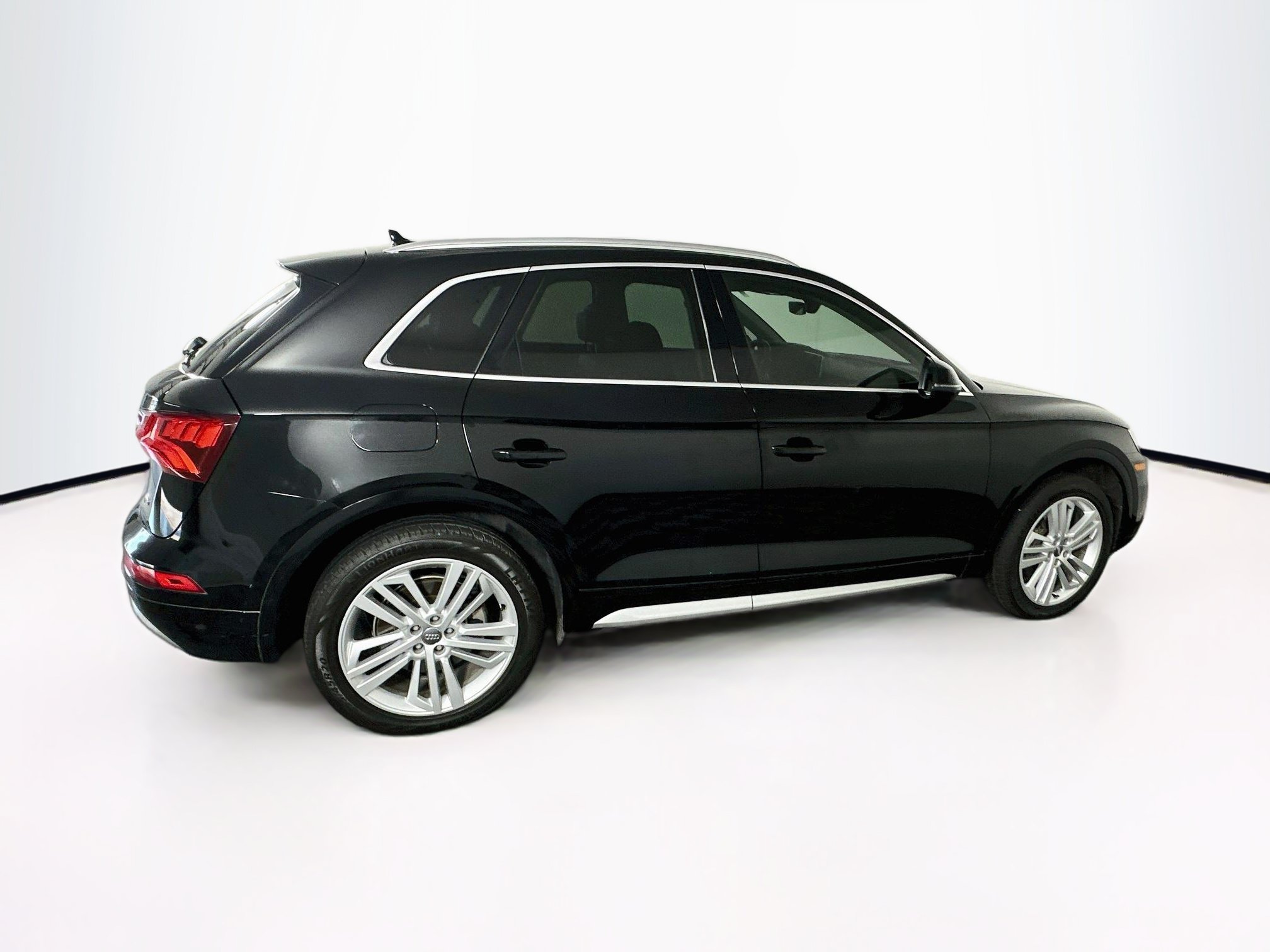 Used 2019 Audi Q5 2.0T Premium Plus w/ Premium Plus Package AWD/4WD image 10