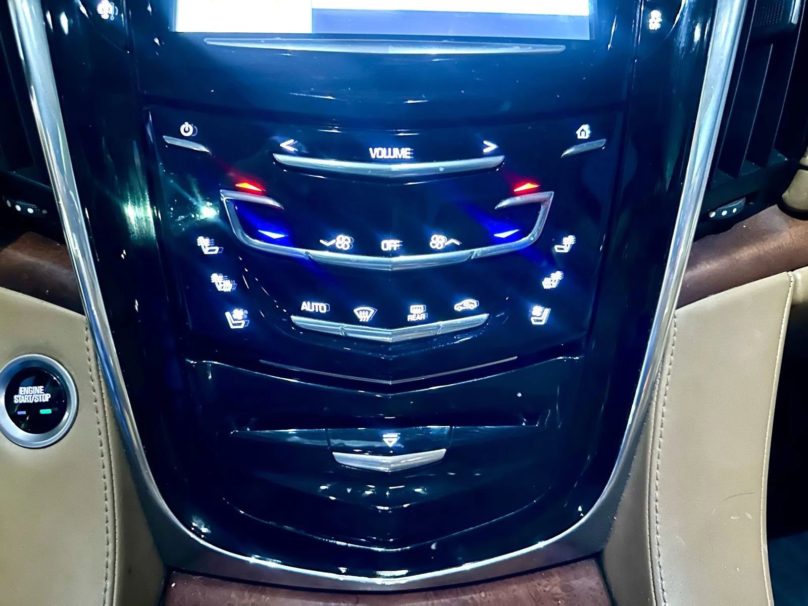 Used 2015 Cadillac Escalade Platinum image 29