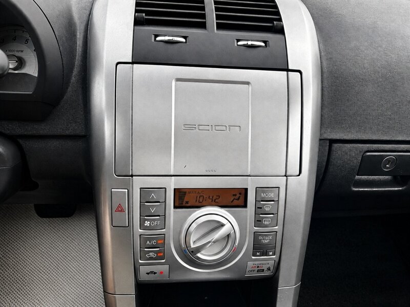 Used 2009 Scion tC FWD image 11