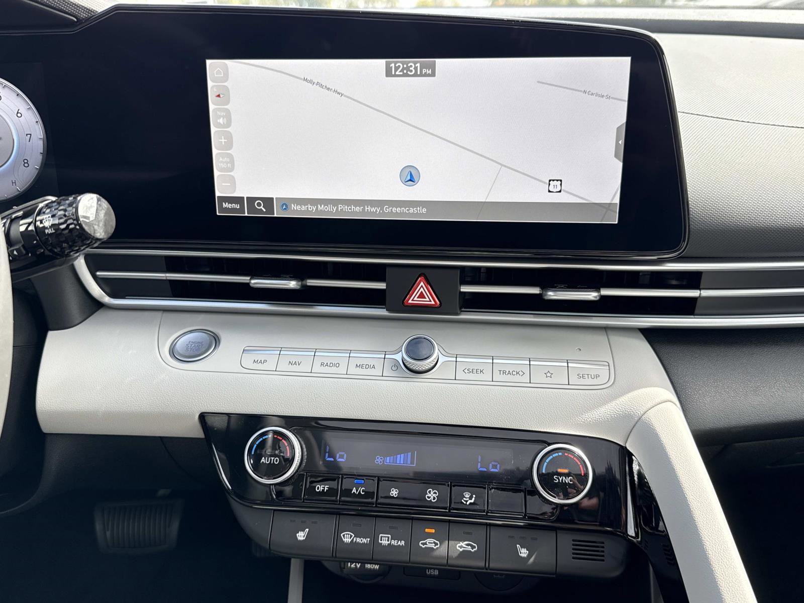 New 2025 Hyundai Elantra Limited image 4