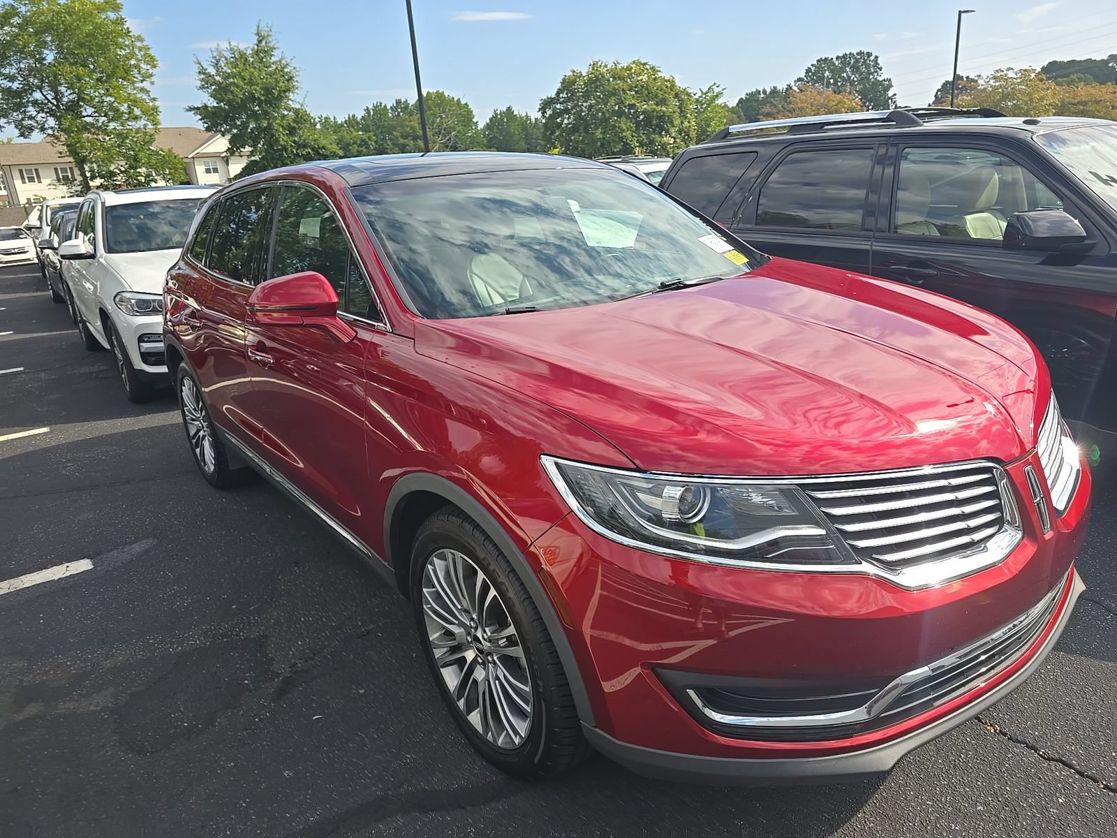 Used 2017 Lincoln MKX Reserve AWD/4WD image 4