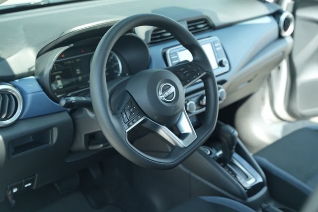 Used 2025 Nissan Versa SV FWD image 27