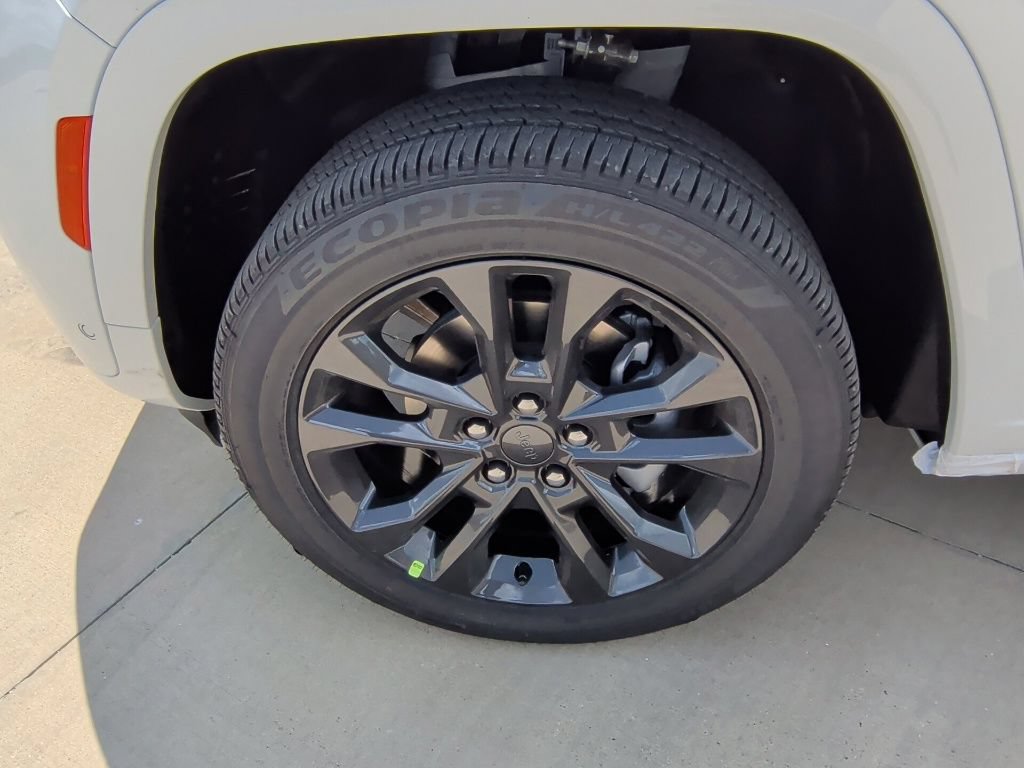 New 2026 Jeep Grand Cherokee Limited AWD/4WD image 52