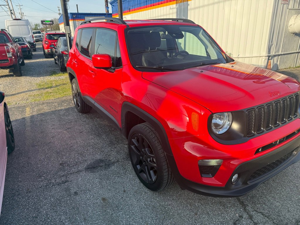 Used 2022 Jeep Renegade Latitude w/ Convenience Group image 3