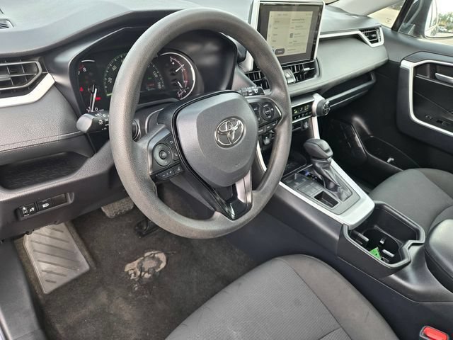 Used 2025 Toyota RAV4 XLE AWD/4WD image 12