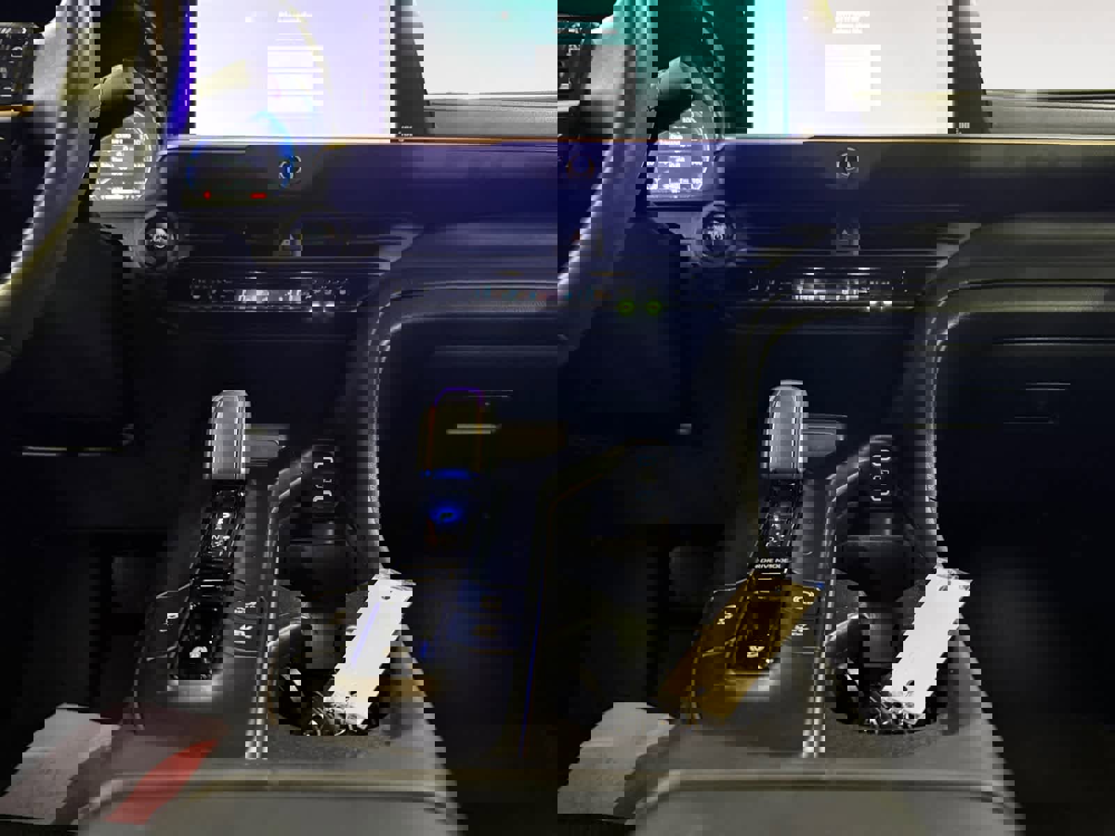 Used 2023 Toyota Crown Limited image 15