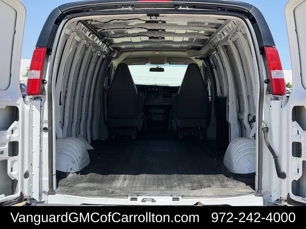 Used 2025 Chevrolet Express 3500 Extended w/ Driver Convenience Package RWD image 30
