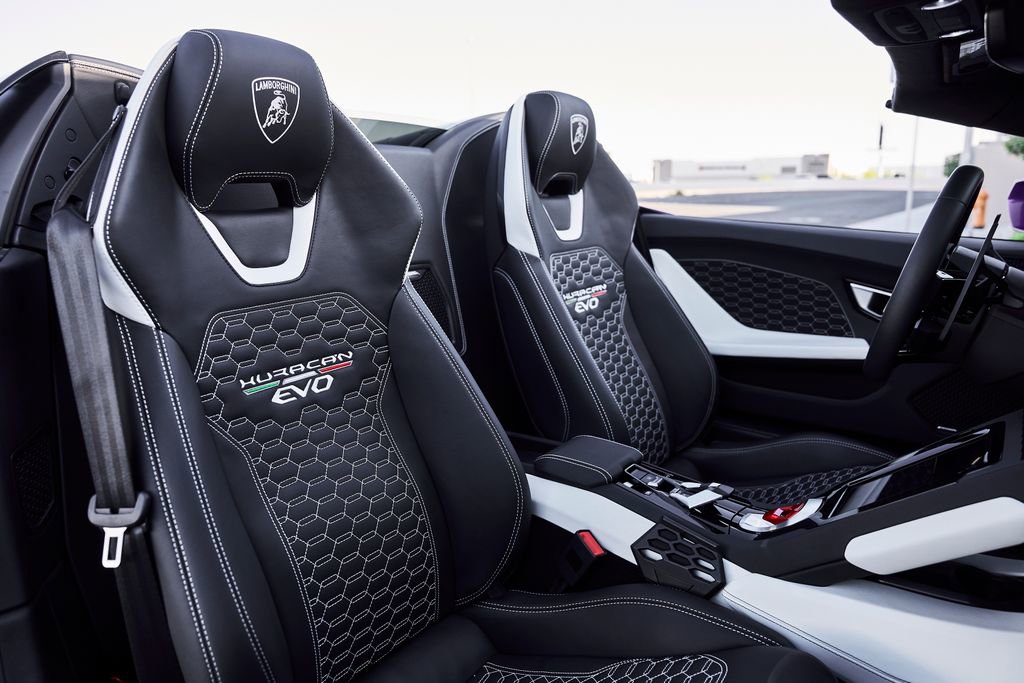 Used 2024 Lamborghini Huracan EVO image 42