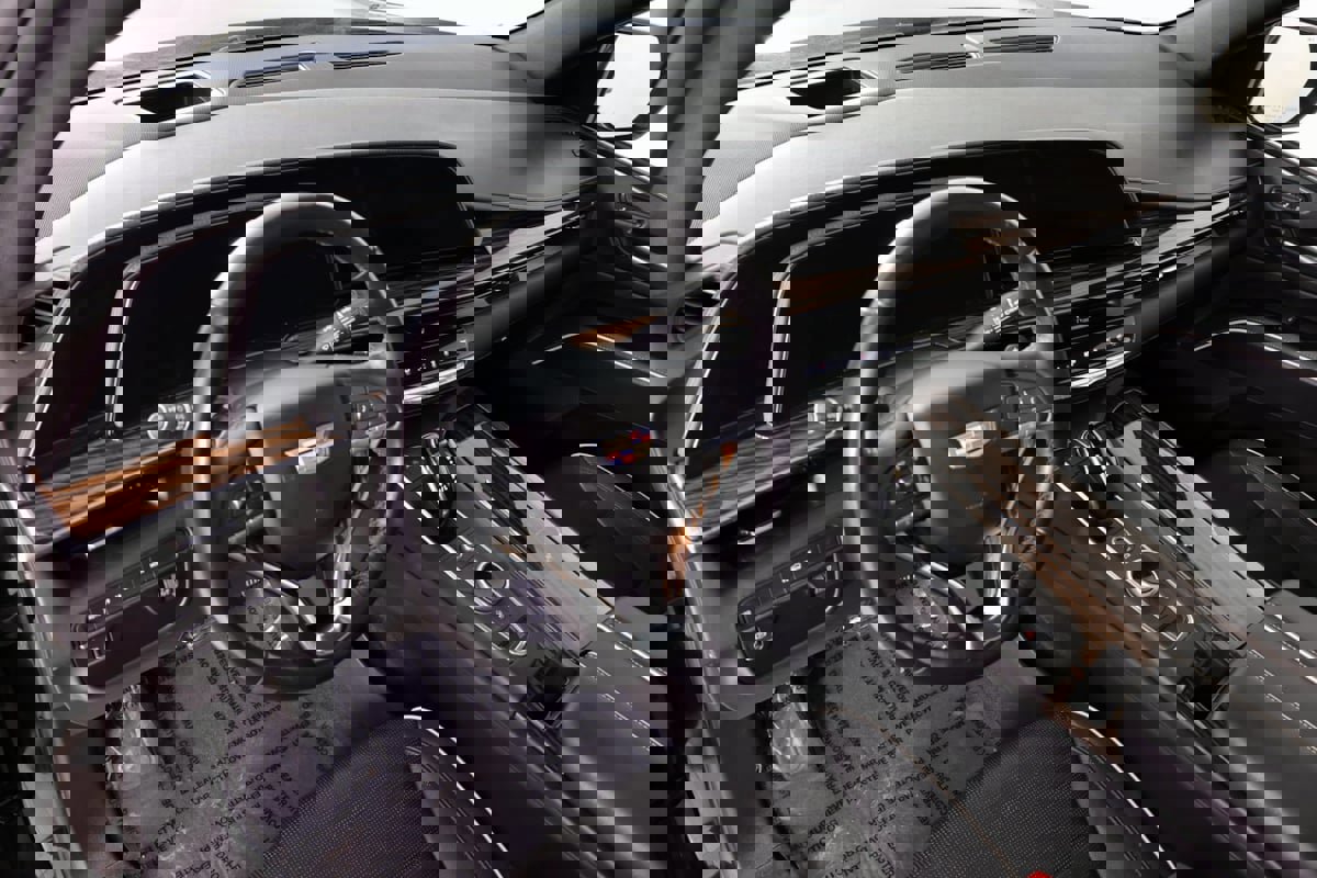 Used 2022 Cadillac Escalade Premium Luxury image 23