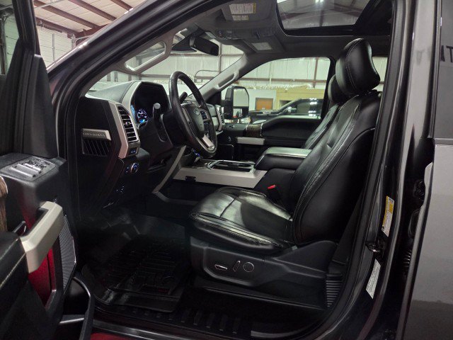 Used 2017 Ford F250 Lariat w/ Lariat Ultimate Package image 6