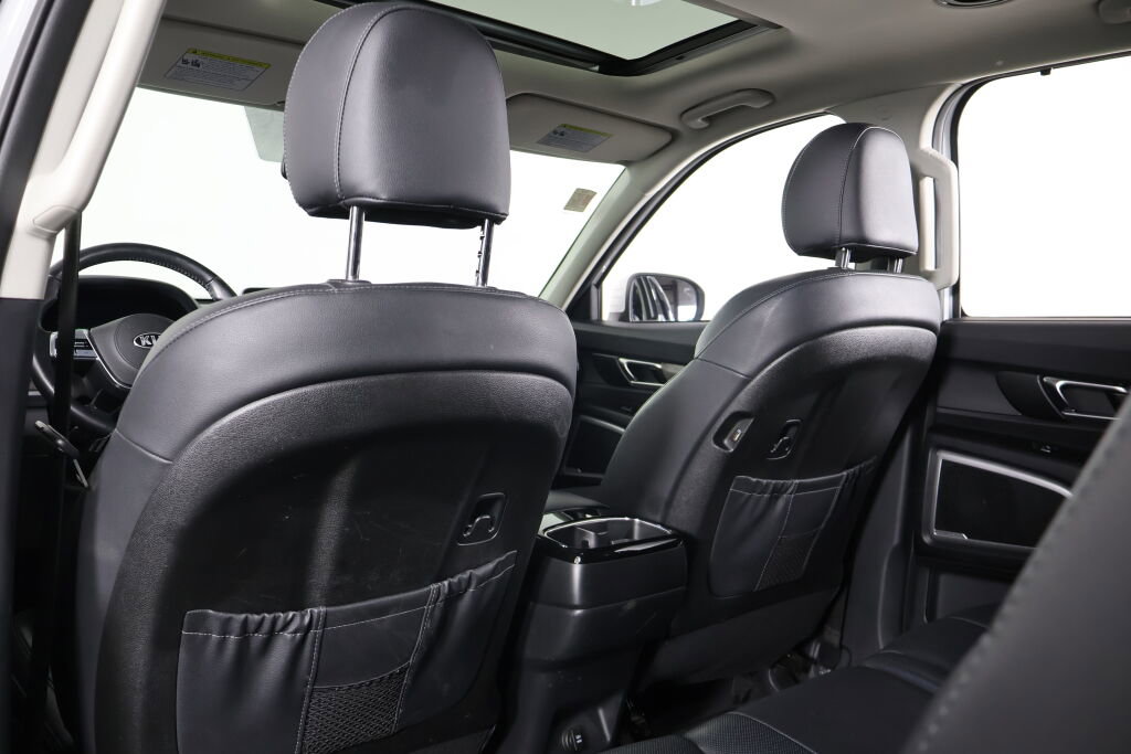 Used 2020 Kia Telluride EX image 13