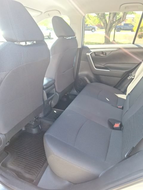 Used 2019 Toyota RAV4 LE w/ All Weather Liner Package AWD/4WD image 17