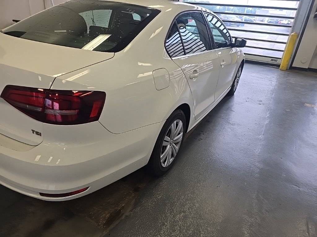 Used 2017 Volkswagen Jetta S FWD image 4