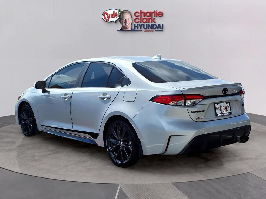 Used 2024 Toyota Corolla SE FWD image 3