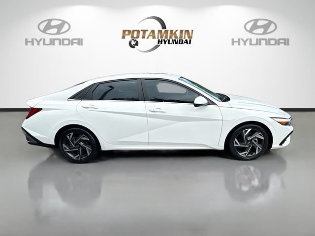 Certified 2024 Hyundai Elantra SEL w/ Convenience Package FWD image 4