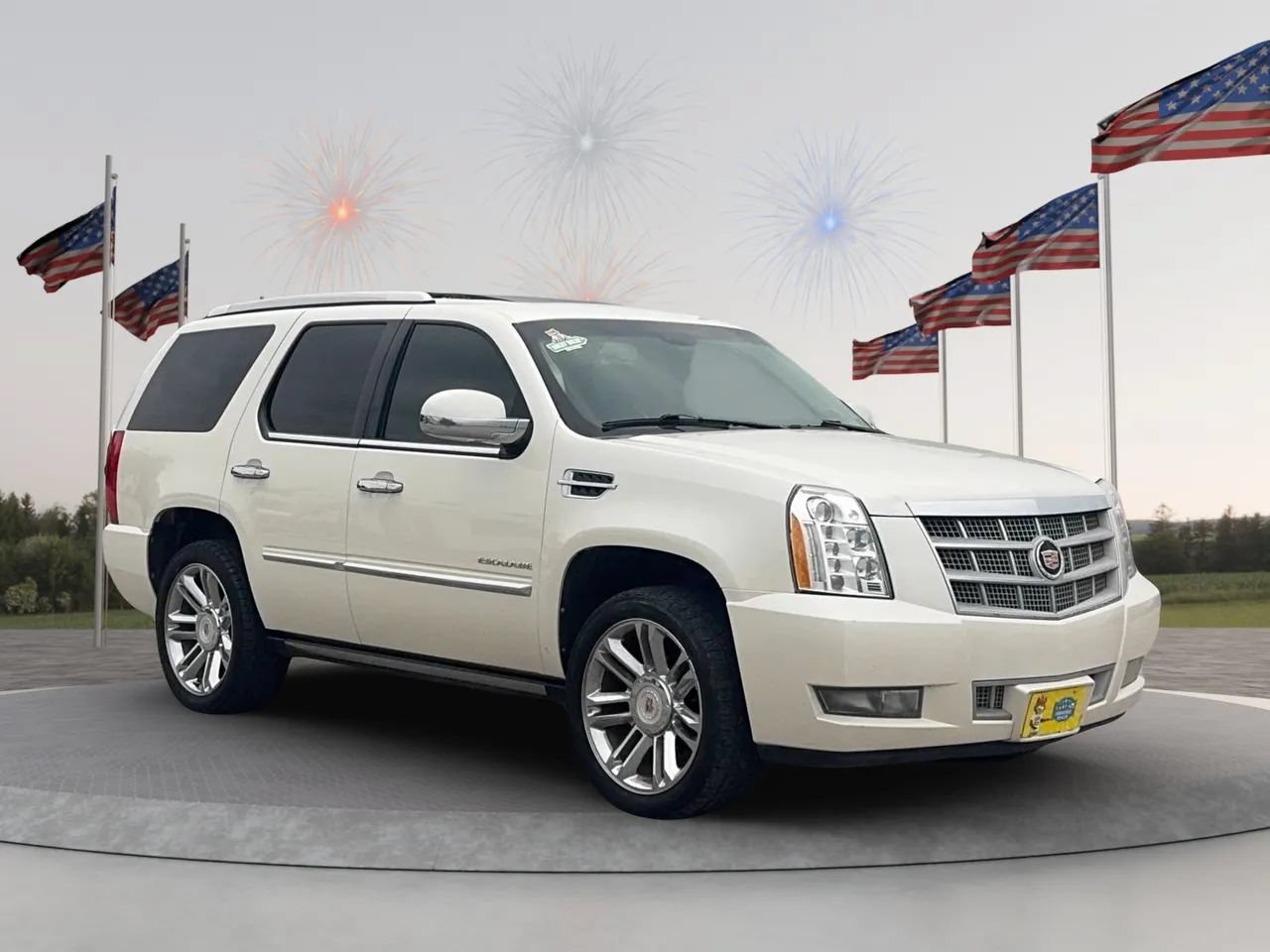 Used 2014 Cadillac Escalade Platinum RWD image 1