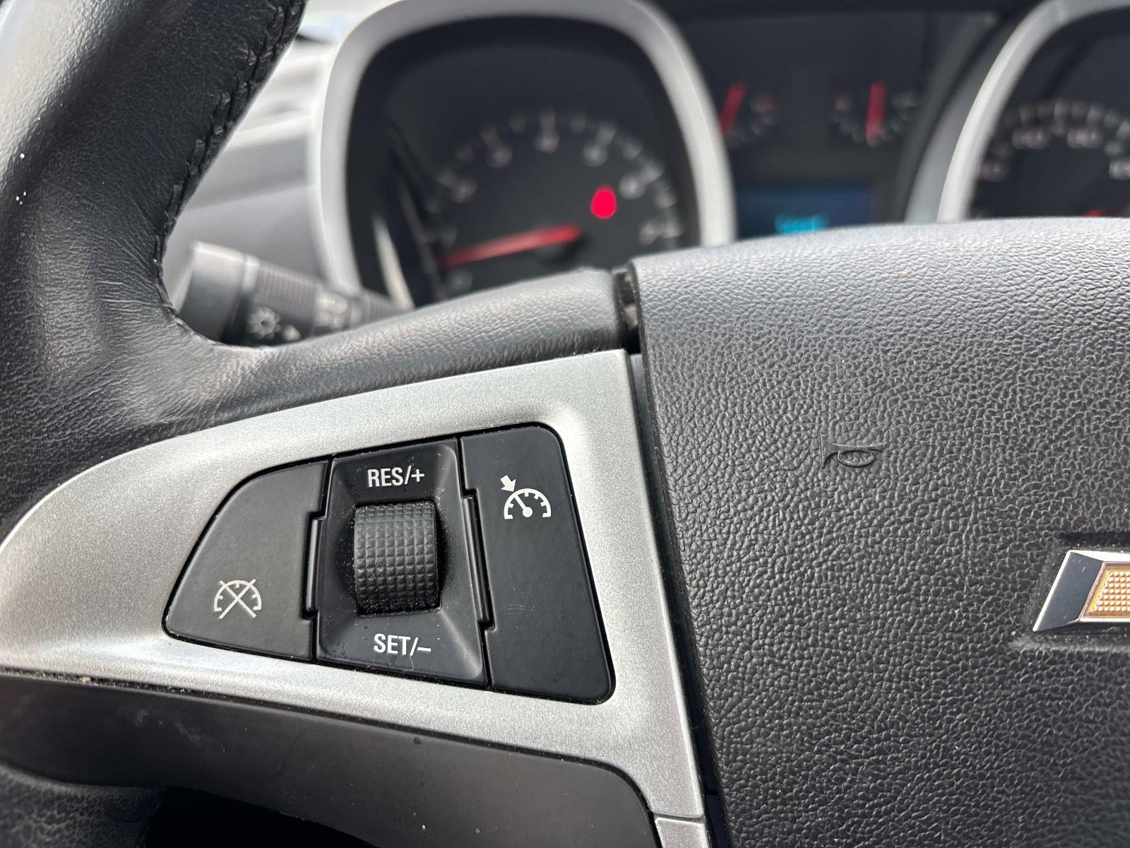 Used 2010 Chevrolet Equinox LTZ FWD image 22