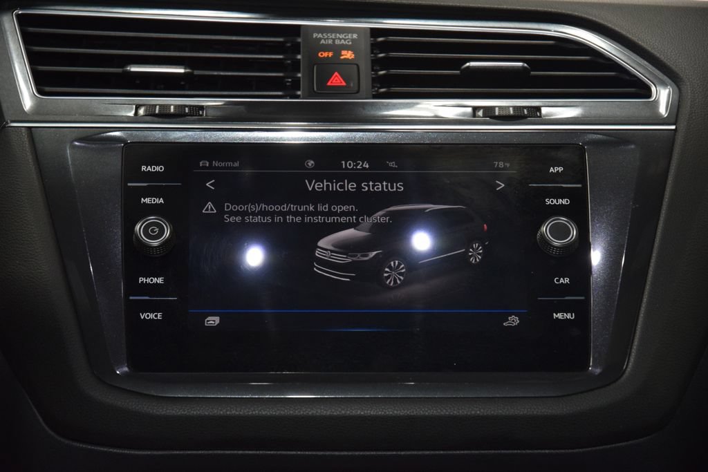 Used 2023 Volkswagen Tiguan SE R-Line AWD/4WD image 29