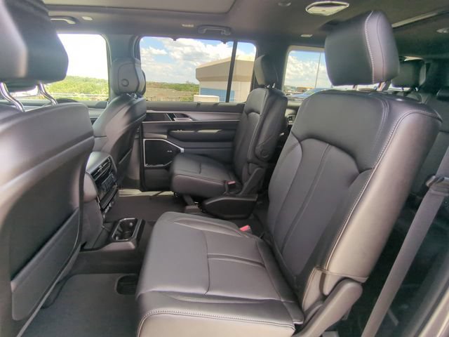 New 2026 Jeep Grand Wagoneer L Limited AWD/4WD image 17
