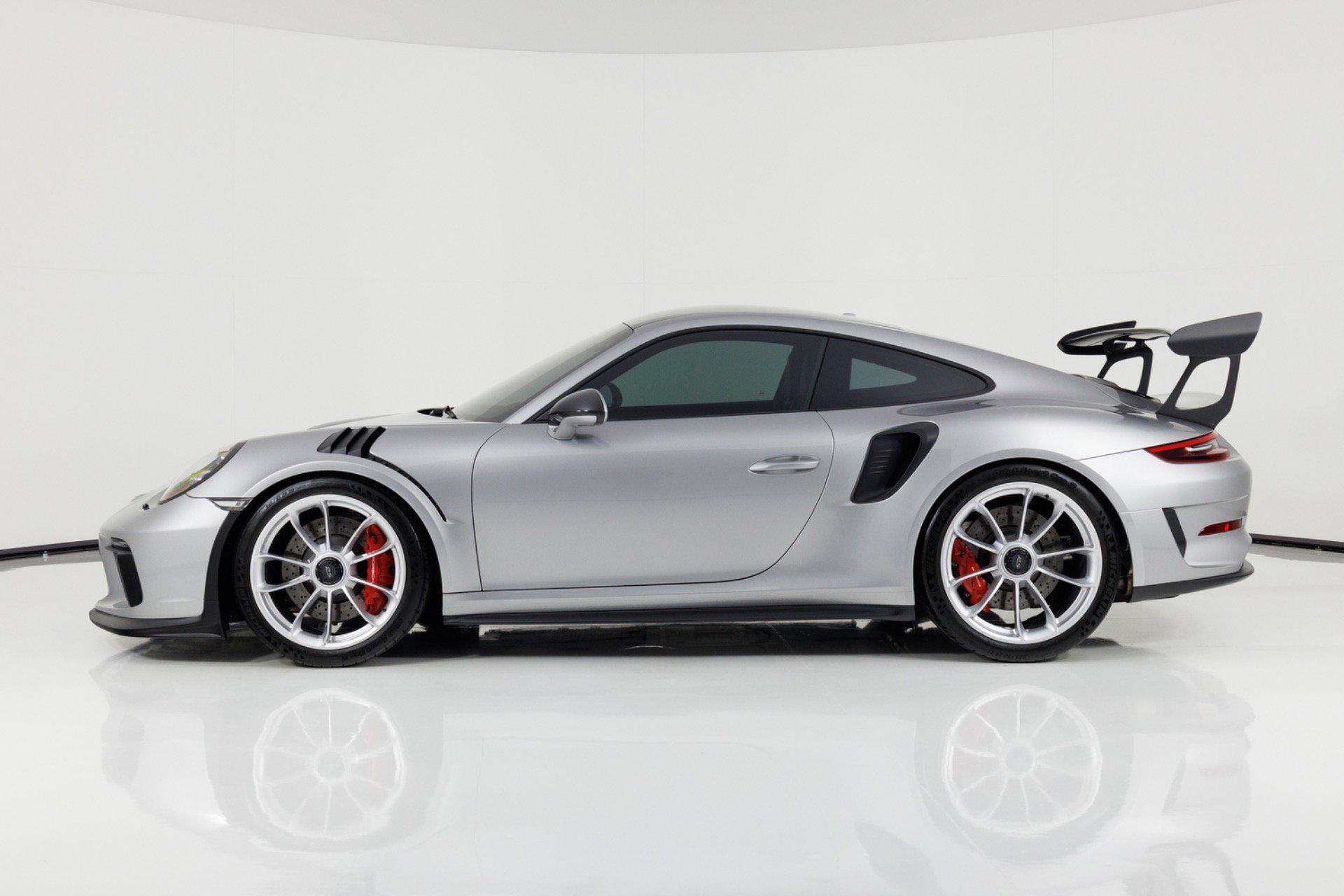 Used 2019 Porsche 911 GT3 RS RWD image 6