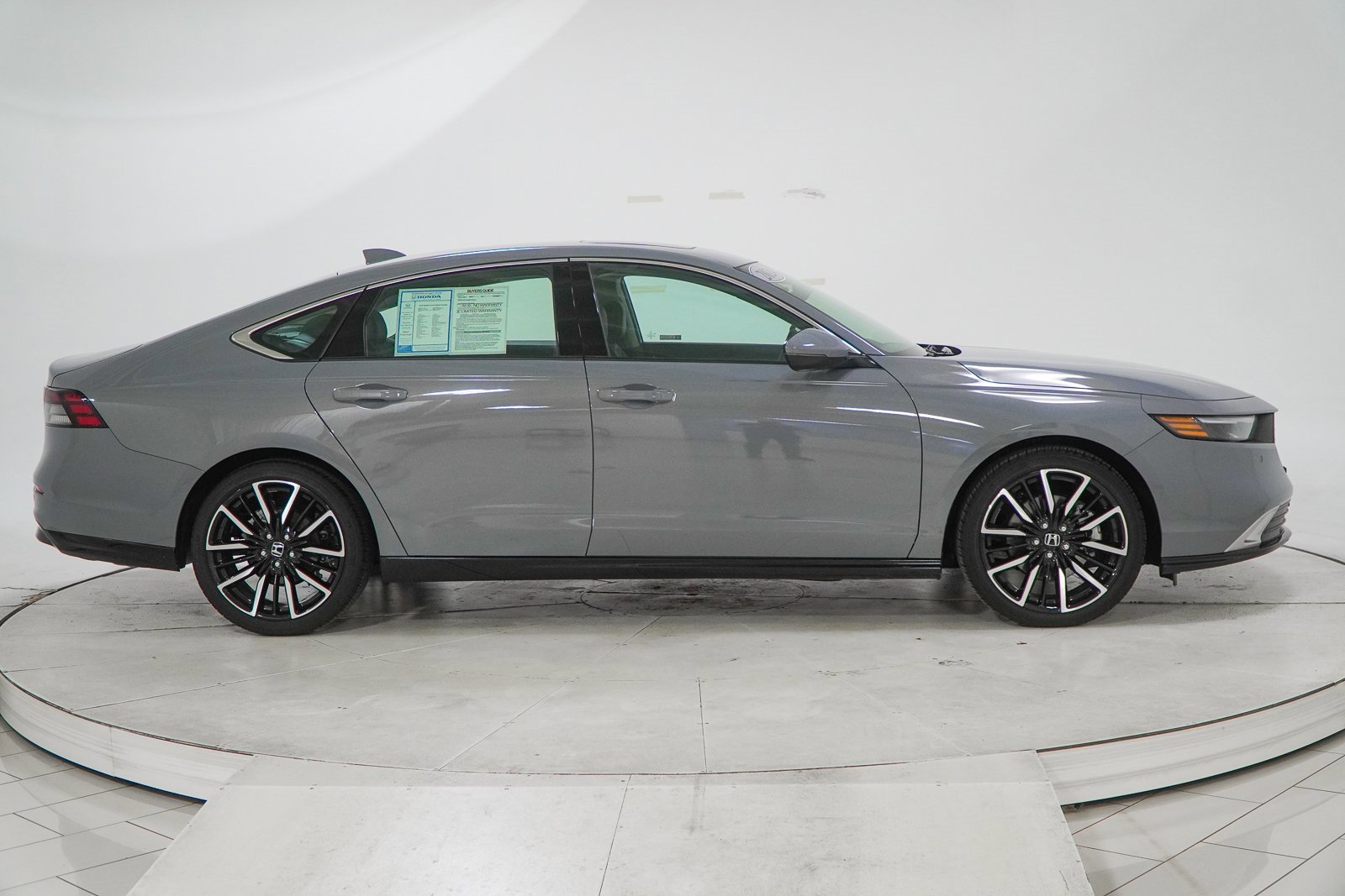 Used 2024 Honda Accord Touring image 12