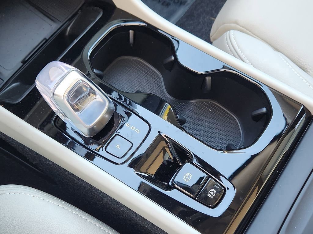 New 2026 Volvo XC40 B5 Plus w/ Protection Package Premier image 10