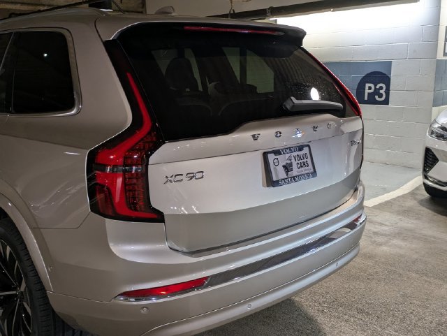 New 2026 Volvo XC90 T8 Plus w/ Protection Package AWD/4WD image 10