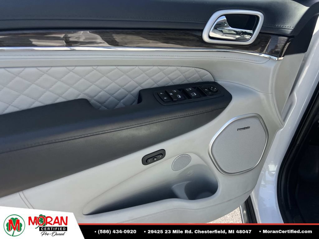 Used 2021 Jeep Grand Cherokee Summit AWD/4WD image 14
