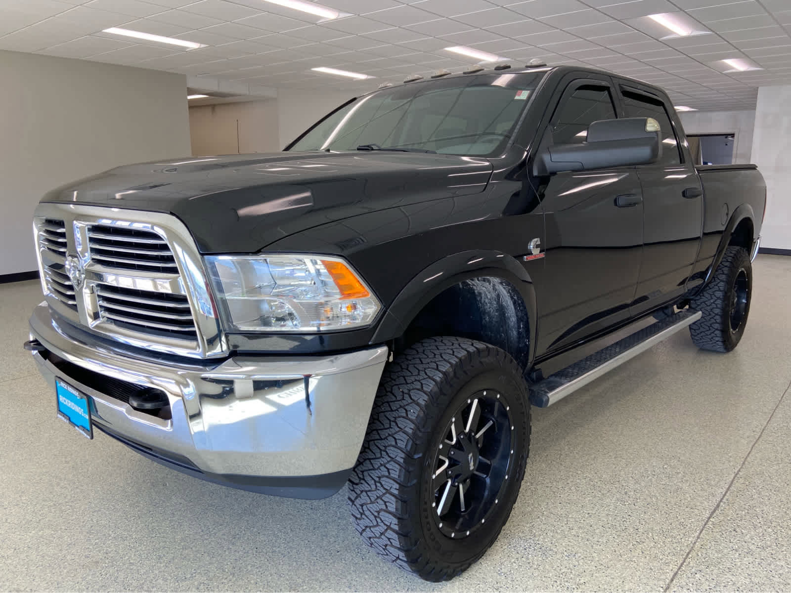Used 2017 RAM 2500 Tradesman w/ Chrome Appearance Group image 3